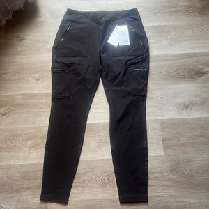 Athleta Headlands Hybrid Cargo tight